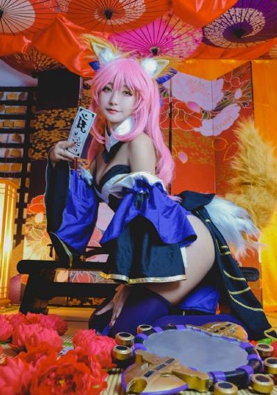 欧美妆容发型视频_完整无删减版